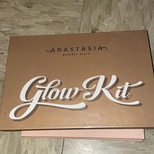 Anastasia Beverly Hills glow kit ultimate glow limited edition